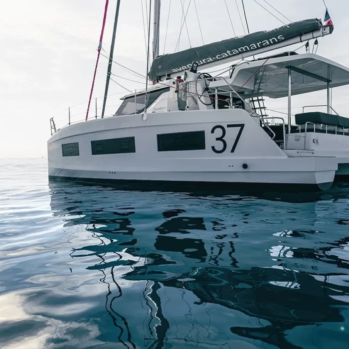 Location Catamaran Aventura 37 – Tomm Eo